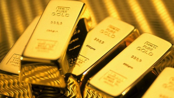 الذهب يحوم قرب أدنى مستوياته في 6 سنوات