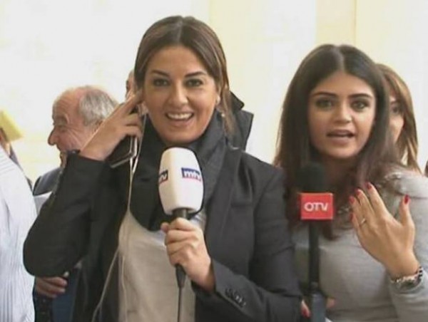 بالفيديو:معركة بين مراسلتين لبنانيتين من أجل التغطية على الهواء