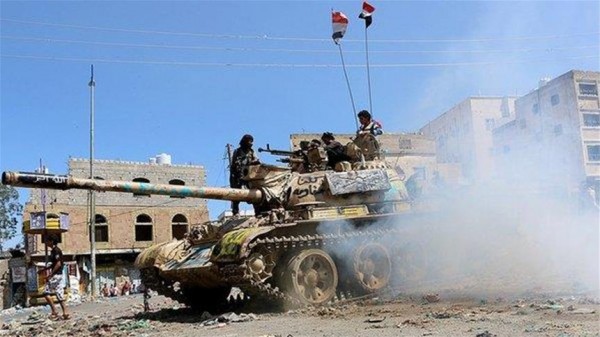 اليمن..معارك دامية بين "المقاومة" و"الحوثيين" بمحيط معسكر "العُمري" قرب باب المندب