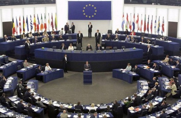الاتحاد الأوروبي يتعهد بتقديم مساعدات بـ 100 مليون يورو لحكومة الوفاق الليبية