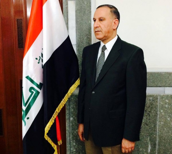 وزير الدفاع العراقي يزور "سنجار" ويلتقي قيادة "البيشمركة" لبحث الحرب على "داعش"