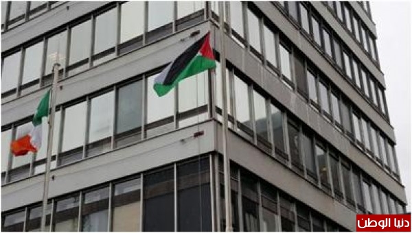 علم دولة فلسطين يرفع فوق مبنى إتحاد النقابات العمالية الإيرلندي