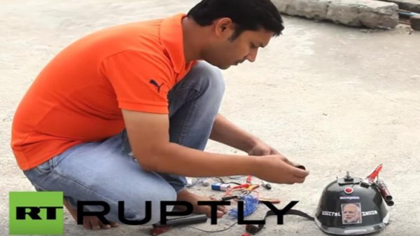 هندي يخترع خوذة شاملة الخصائص مضادة للإرهاب (فيديو)