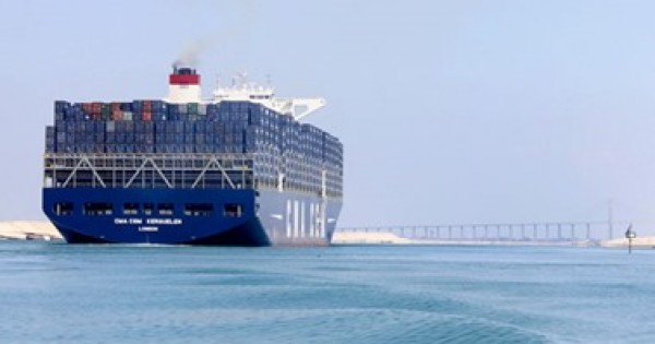 عبور 42 سفينة قناة السويس بحمولة قدرها 1,9 مليون طن