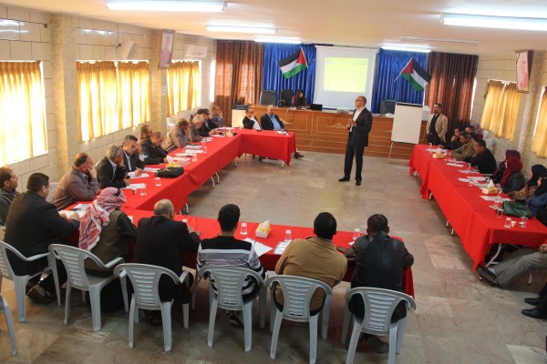 بلدية يطا تعقد ورشة عمل حول نتائج مسح احتياجات الاعمال في المدينة