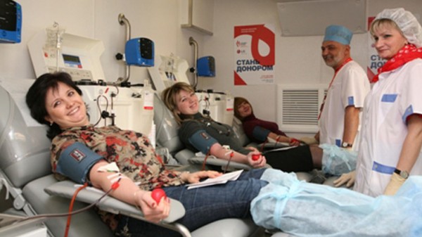 علماء: التبرع بالدم بانتظام يطيل العمر