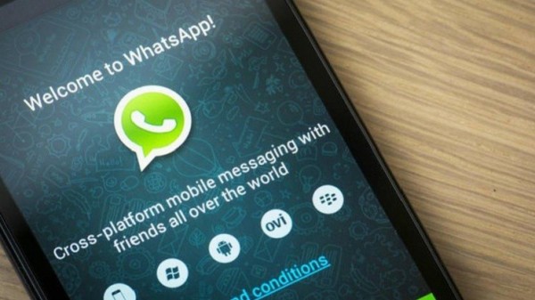واتس آب يحظر الروابط العائدة لتطبيق المحادثة المنافس "تلغرام"