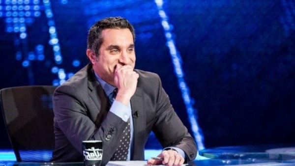 باسم يوسف يجيب عن سؤال "مش بتنزل مصر ليه؟" بطريقته !