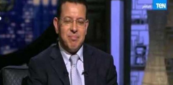 عمرو عبد الحميد مداعبًا الهضبة: كل يوم عمّال تصغر