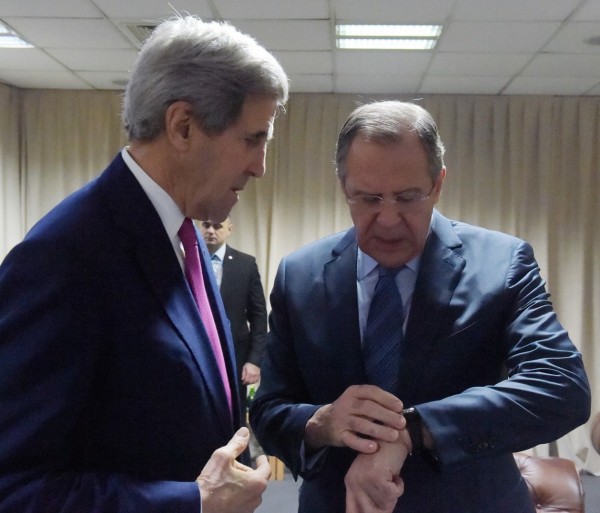 لافروف: روسيا معنية باستئناف المفاوضات السلمية