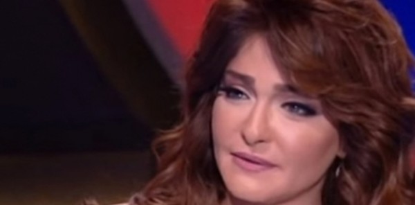 علا غانم تهاجم مرتضى منصور وتفتح الصندوق
