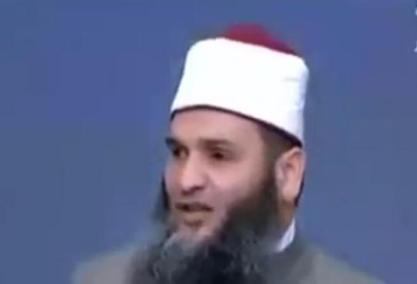 شيخ : الدعاء على مرسى حلال