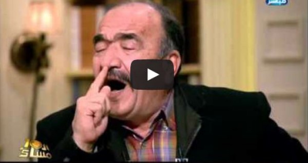 أبوعيطة ينهار من البكاء على الهواء أثناء غنائه لمصر