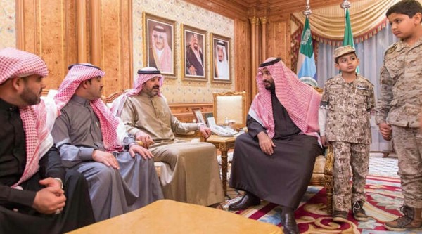 صاحب سمو الأمير محمد بن سلمان..يواسي أسرة العقيد عبدالله السهيان