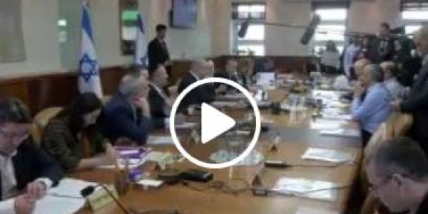 بسبب اتهامه بالتحرش الجنسي من 8 نساء.. وزير إسرائيلي يعلن اعتزاله الحياة السياسية