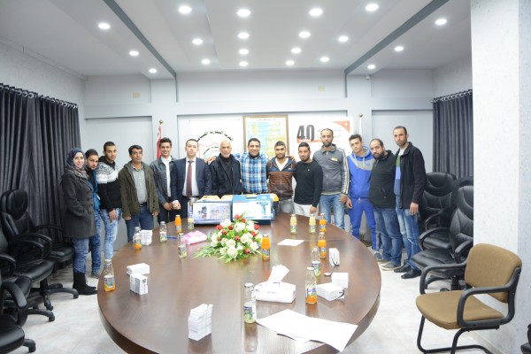 غرفة تجارة جنين والرؤية العالمية تسلم معدات لخريجي دورات التدريب المهني غرفة تجارة جنين والرؤية العالمية تسلم معدات لخريجي دورات التدريب المهني