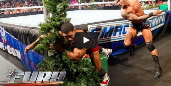 شاهد بالفيديو .. 18 مواجهة بالـWWE حدثت في الكريسماس