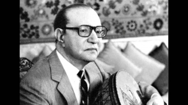 لا مش أنا اللي أبكي- محمد عبد الوهاب