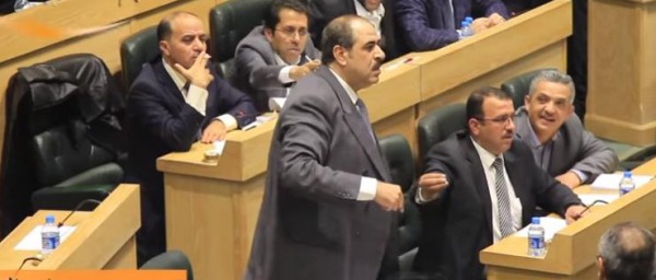 فيديو| نائب أردني لزميله "هاتي بوسة يا بت" !
