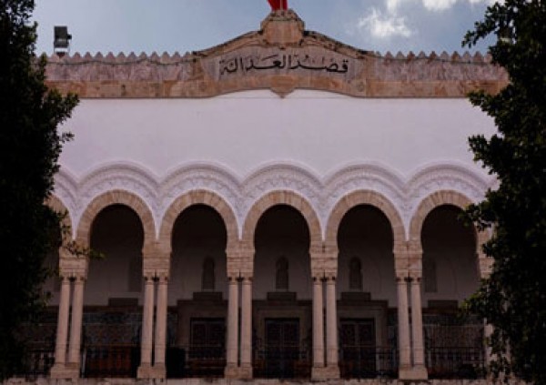 «محكمة تونسية» تقضى بإعدام ثلاثة متهمين فى قضية «ذبح شرطي»
