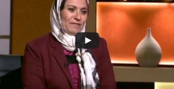مسن يشتكي لهبة قطب من مرض غير متوقع في سنه