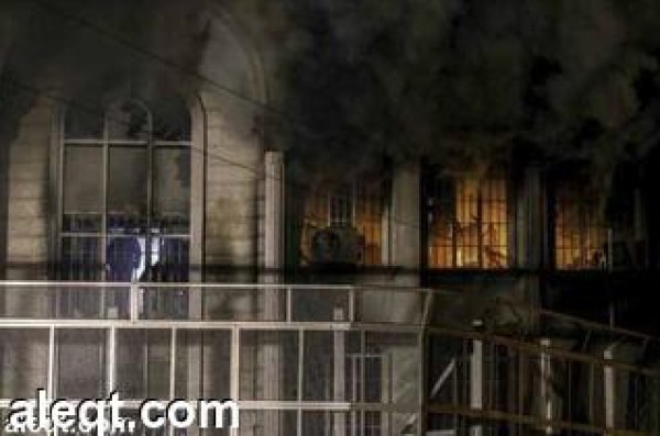 عُمان تعرب عن أسفها لتخريب مقر السفارة السعودية في طهران وقنصليتها في مشهد