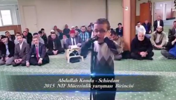 طفل تركي يرفع الأذان بصوت مذهل