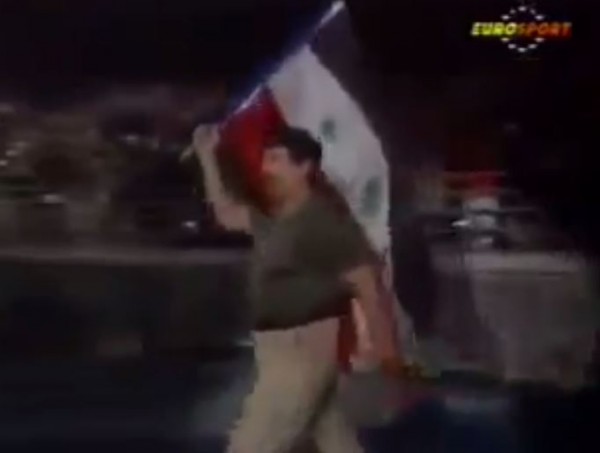 المصارع العراقي عدنان القيسي  وزميله ينهكون المصارعالأمريكي هاك هوكين في فيديو نادر