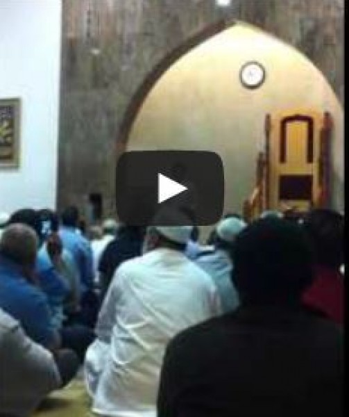 رئيس وزراء كندا يصلي المغرب مع المسلمين