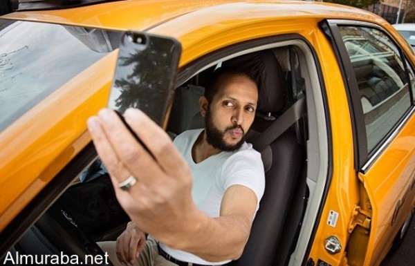 شرطة دبي تفرض غرامة مالية لكل شخص يقوم بالتصوير أثناء قيادته السيارة