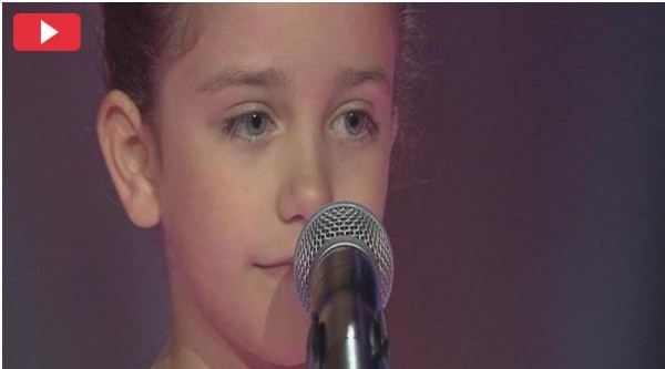 بالفيديو… نانسي عجرم تنسحب وتبكي بسبب هذه الطفلة