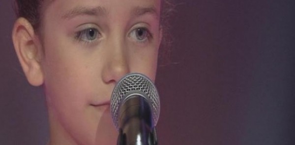 هكذا انسحبت نانسي عجرم باكية من the voice kids