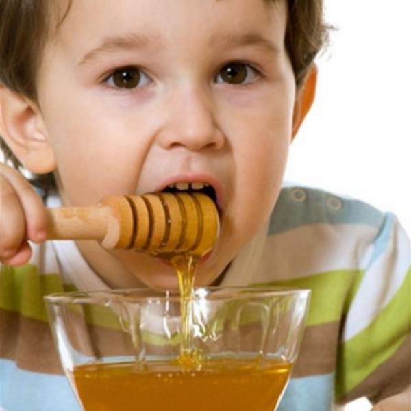 متى يصبح مسموحاً أن يتناول الطفل العسل؟