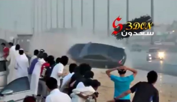 حادث خطير لمفحط سعودي أثناء أحد العروض