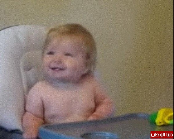 فيديو طريف لطفل يأكل الحامض لأول مرة