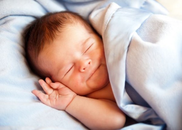 كيف ينام مولودك بمجرد ولادته؟