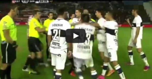شجار عنيف بين فريقان أرجنتينيان لكرة القدم