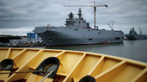 فرنسا تسلم مصر سفينتي "ميسترال" بعد تدريب الطواقم