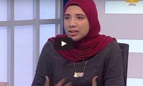 الطالبة ياسمين يحيى تشرح مشروعها الذي حصلت به على تكريم من وكالة ناسا