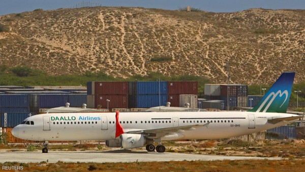 الصومال يكشف سبب الانفجار في طائرة ركاب