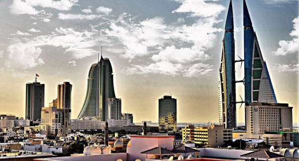 بوتين يستعرض مع ملك البحرين تطورات الأوضاع في الشرق الأوسط