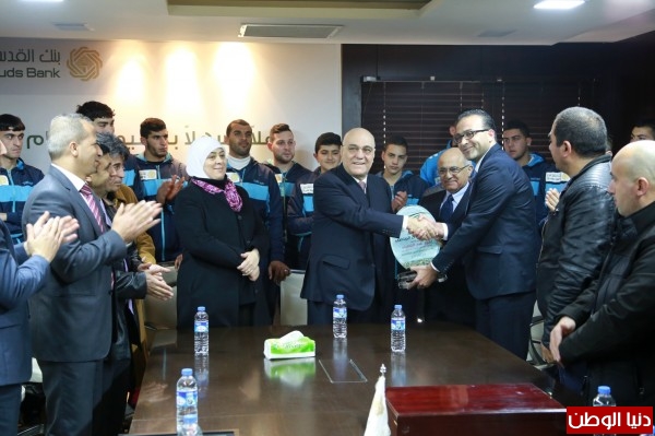 بمبادرة من المحافظ غنام: "بنك القدس" يدعم نادي سنجل للطائرة للمشاركة في بطولة الأندية العربية