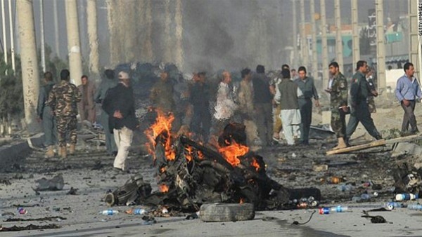 مقتل وإصابة 14 شخصا بانفجار شرق أفغانستان ومقتل احد حراس القصر الرئاسى
