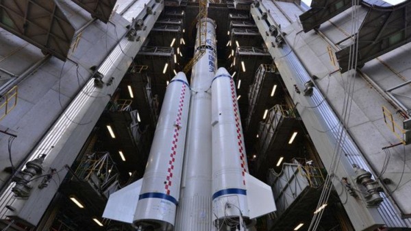 الصين تنهي اختبار أضخم صاروخ تهيئة للرحلة الى القمر