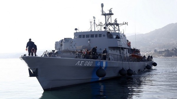 اليونان.. مقتل 3 جنود في تحطم طائرة عمودية للبحرية ببحر إيجة