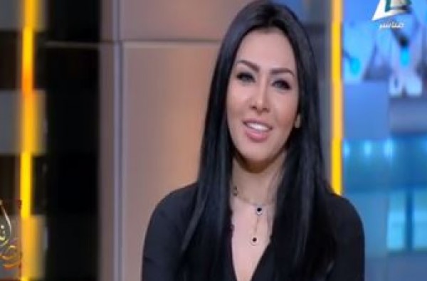 مريهان حسين تقلد هيفاء وإليسا على الهواء