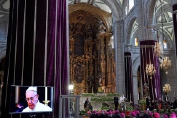 البابا فرنسيس يدعو قادة المكسيك الى ضمان العدالة والامن