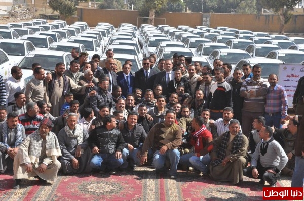 محافظة أسيوط تحتفل بوصول 100 تاكسي نصيبها من مبادرة الرئيس لتحسين وسائل النقل وتشغيل الشباب