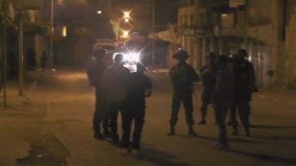اعتقال 9 مواطنين في الضفة وإصابة شاب في نابلس