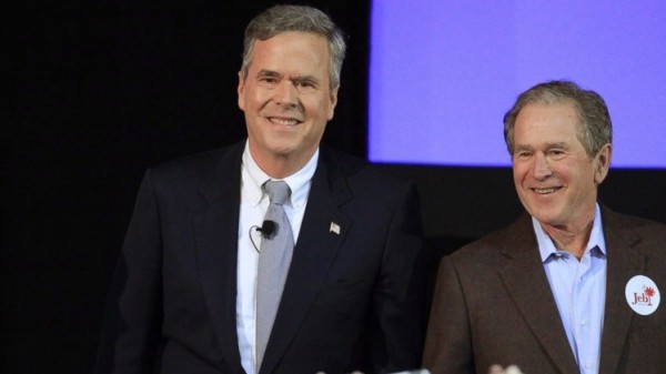 بوش الصغير يتلقى الدعم من أخيه الكبير في الانتخابات